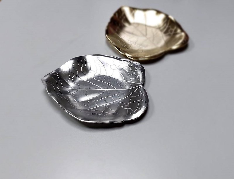 Graduation and teacher gifts-heart-shaped leaf plate-silver style - Small Plates & Saucers - Stainless Steel Silver