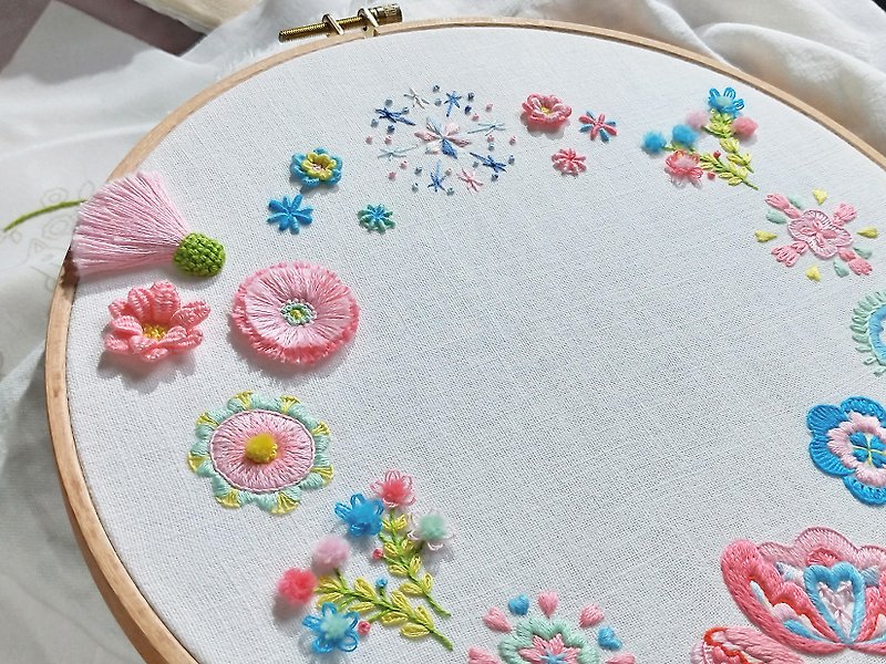 Basic embroidery to advanced three-dimensional stitching 2-day course Three-dimensional flower and grass embroidery creation from scratch with no experience - Knitting / Felted Wool / Cloth - Cotton & Hemp 