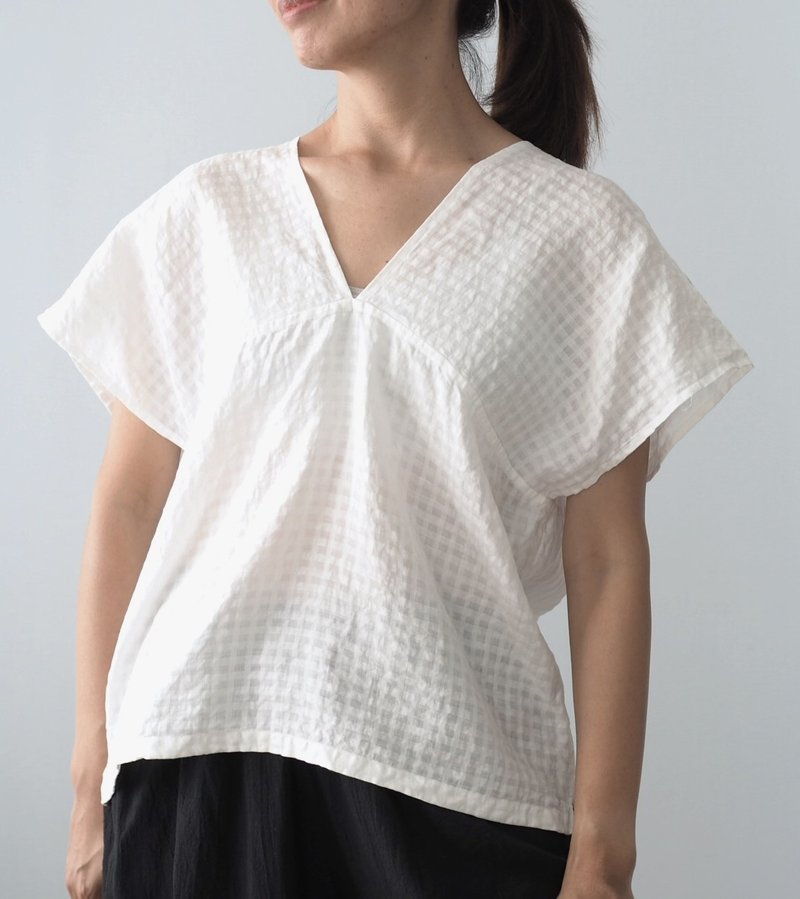 Linin Cotton V-Neck Blouse - 女上衣/長袖上衣 - 棉．麻 白色