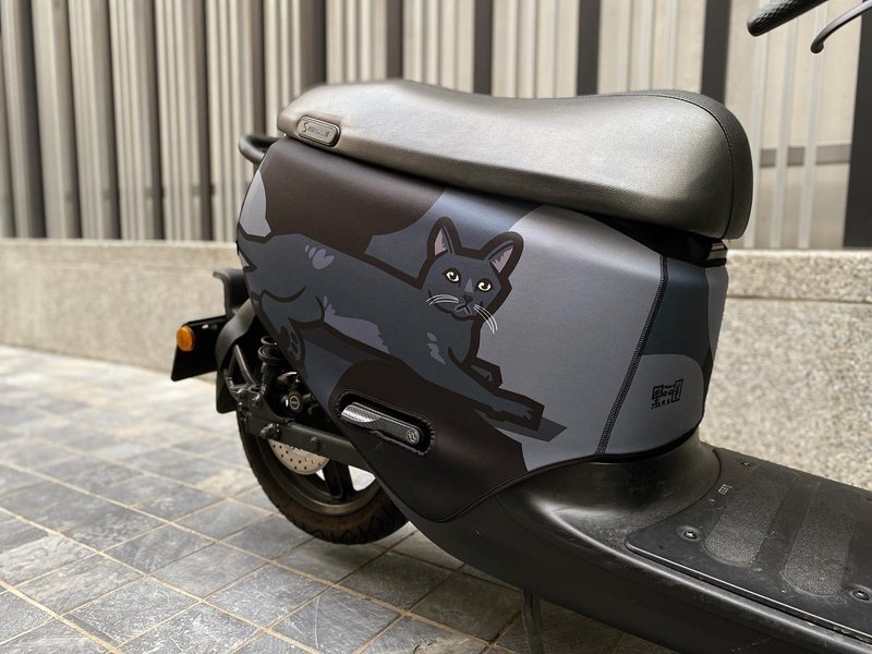 Cat lying on its side - black cat / background as shown - gogoro car cover anti-scratch car cover - Other - Polyester Brown