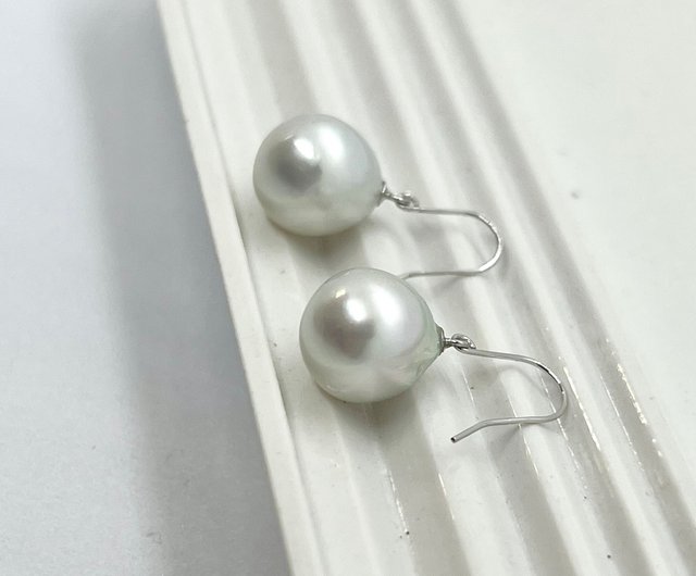 Iki Pearl Natural Blue Pearl Hook Earrings 9.5-10mm Drop Type