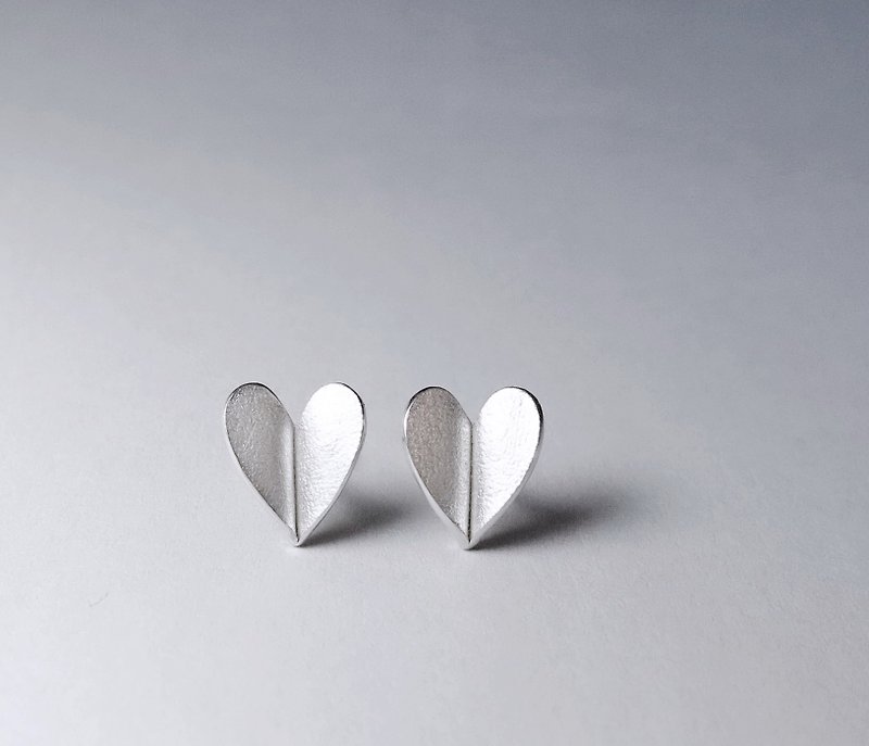 About Love-Small Heart Silver Earrings/ handmade,stud earrings - ต่างหู - เงินแท้ สีเงิน