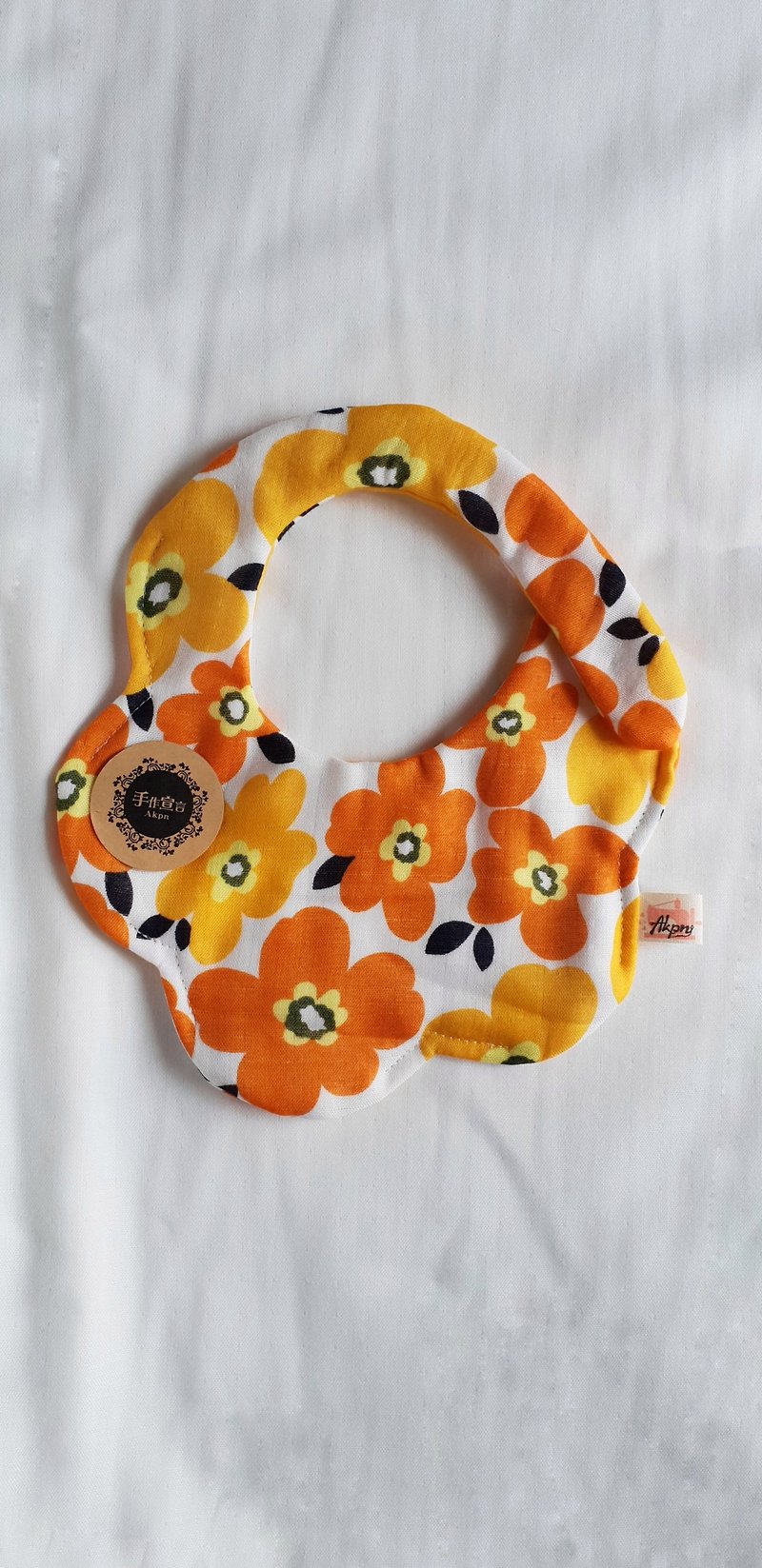 Nordic style flowers-orange-eight layers of yarn 100% cotton double-sided egg-shaped bib. Saliva towel - ผ้ากันเปื้อน - ผ้าฝ้าย/ผ้าลินิน สีส้ม