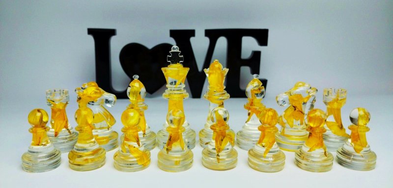 Custom resin chess sets with board | Size of King 2.75 inch (7 cm) | Epoxy resin - Board Games & Toys - Resin Yellow