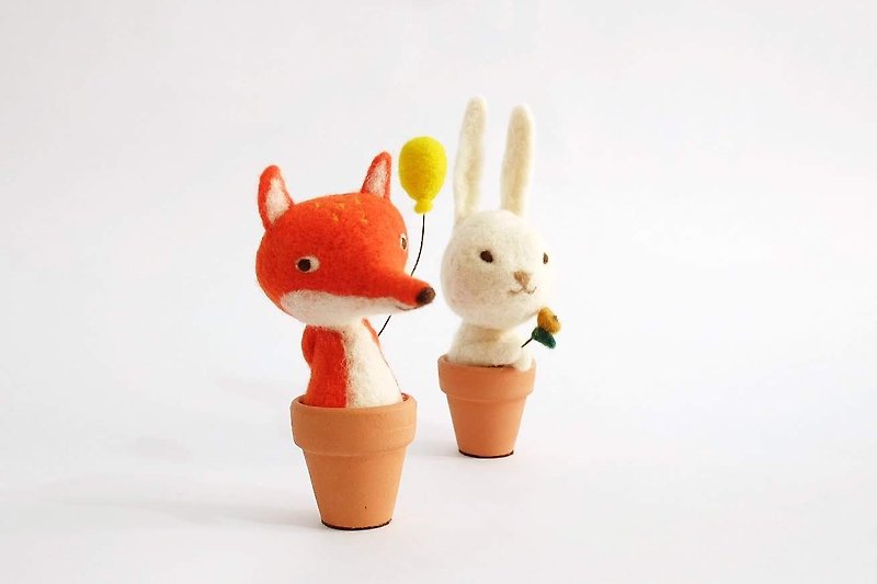 I have something to say about the potted fox and balloon - ของวางตกแต่ง - ขนแกะ สีส้ม