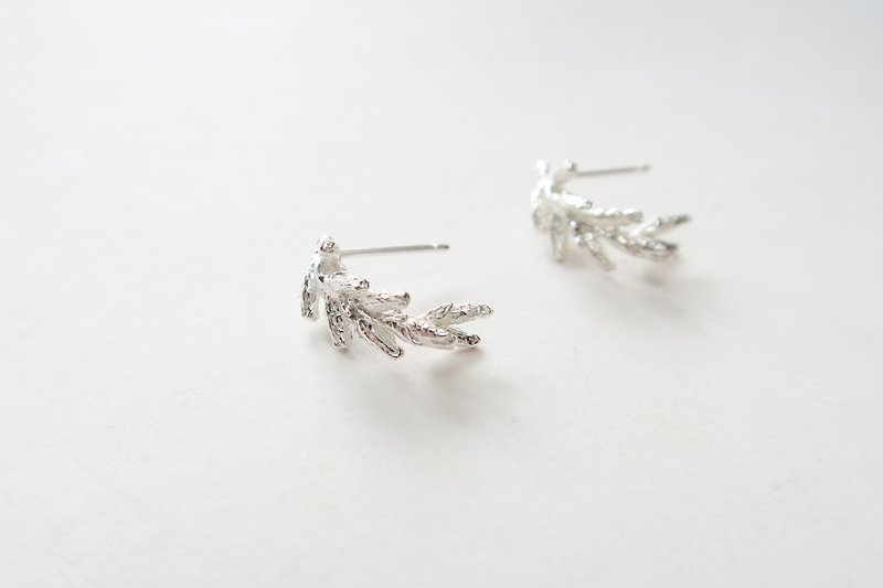 A pair of forest 925 sterling silver lavender laurel earrings and Clip-On - ต่างหู - เงินแท้ ขาว