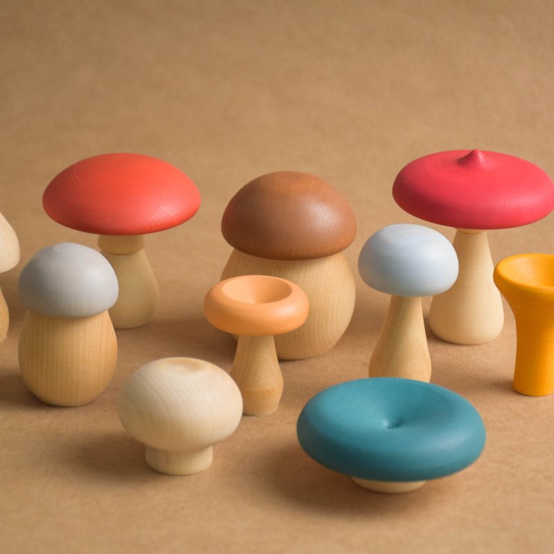 Wooden Miniature Mushroom Statue Set for Plot Role-playing Games Montessori Toys - 嬰幼兒玩具/毛公仔 - 木頭 多色