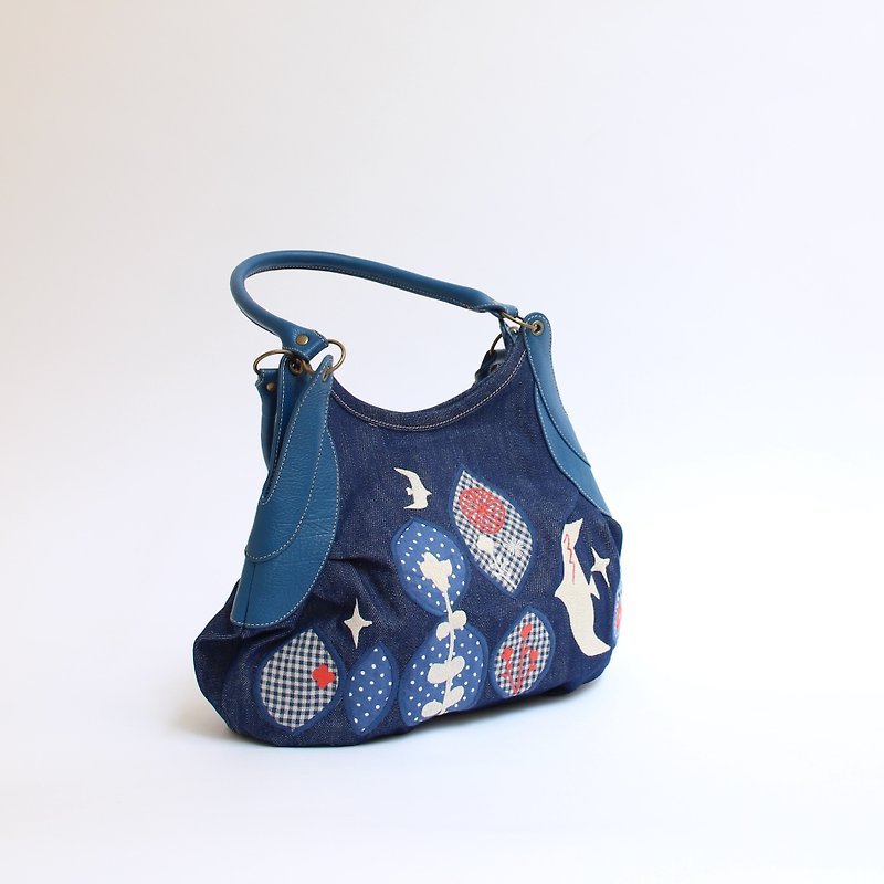 Embroidery from the sky · Granny bag - กระเป๋าแมสเซนเจอร์ - ผ้าฝ้าย/ผ้าลินิน สีน้ำเงิน