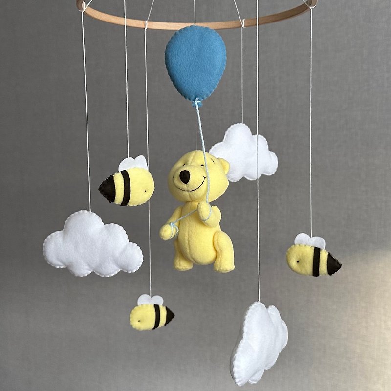 Winnie the Pooh mobile for crib Nursery mobile Baby mobile bear Bees mobile - 嬰幼兒玩具/毛公仔 - 其他材質 黃色