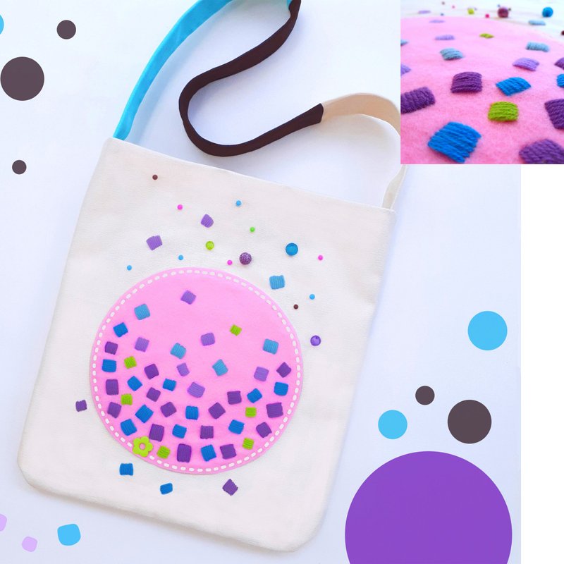12x13.5 inch tote. Fun and original with hand-stitched design with felt, beads - 手提包/手提袋 - 其他材質 粉紅色