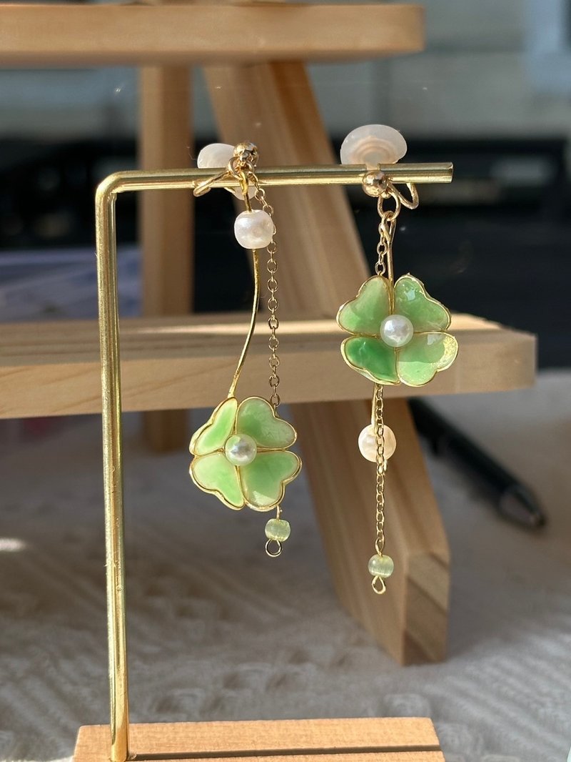 Little Lucky/Handmade Crystal Flower Ornaments - Earrings & Clip-ons - Resin 