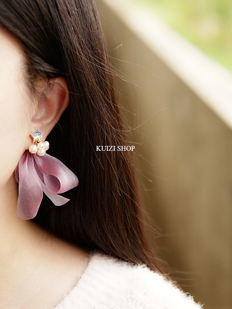 Original | Meteor Night Sky Swarovski Star Crystal Pearl × Gradient Ribbon 14k Gold Earrings - ต่างหู - คริสตัล สีม่วง