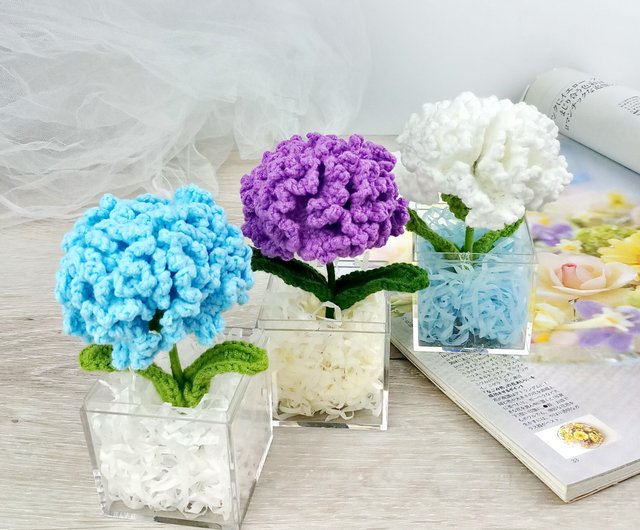 Carnation Small Potted Flower Hand Crochet Flower Decoration