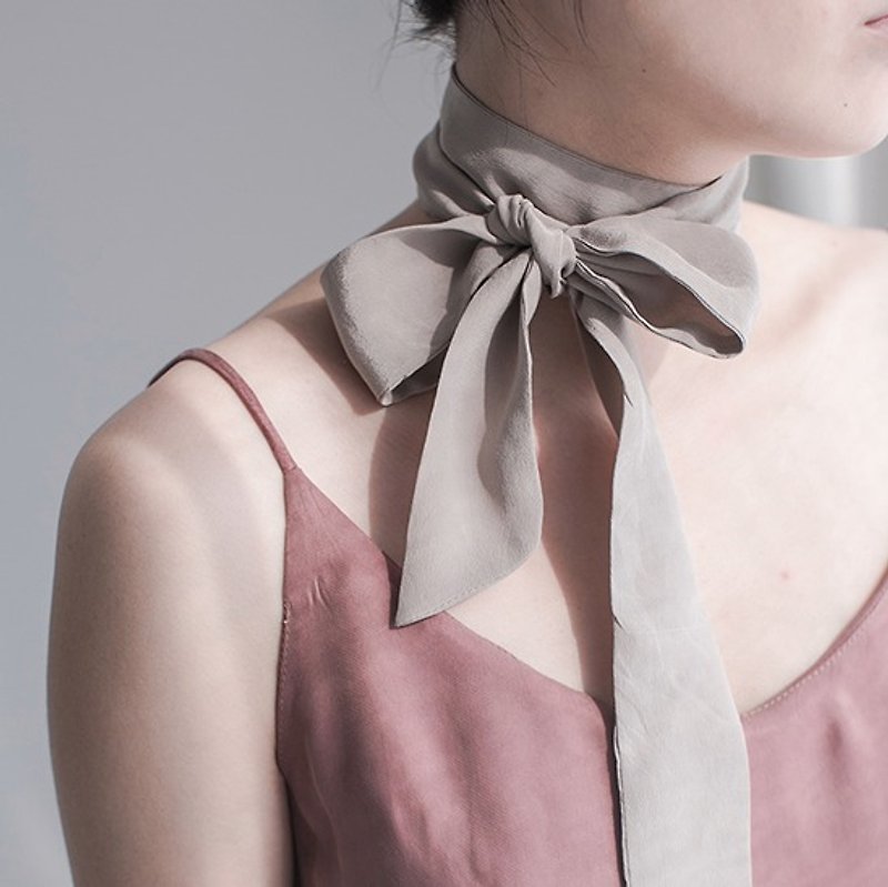 [Silver / nude color] gentle color silk crepe de chine long silk scarf narrow ribbon tie dinner napkin modeling accessories | Fan Tata independent design - Scarves - Silk Gray