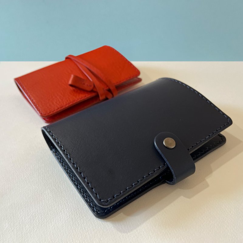 【聖誕禮物】Bambini 皮革護照夾/植鞣革/手工縫製 - 航海藍 - 護照夾/護照套 - 真皮 藍色