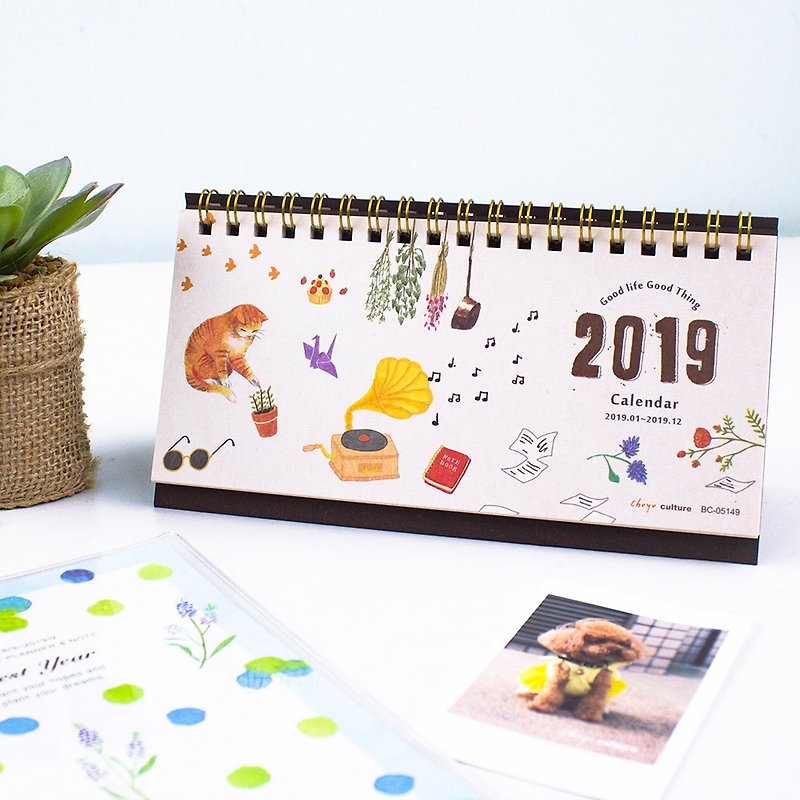 2019 54K illustration triangle calendar / desk calendar - Calendars - Paper White