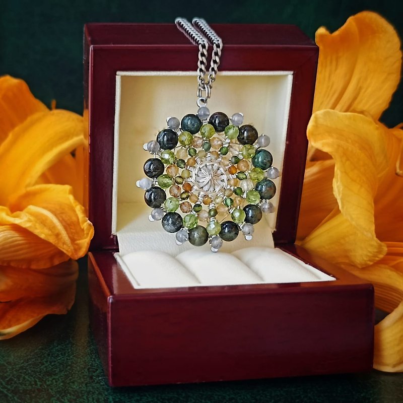 jewelry mandala pendant made of natural stones luxury for every woman - Necklaces - Gemstone Green