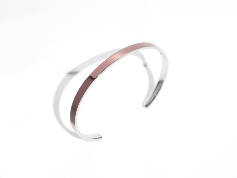 The Minimalist Cuff Bracelet | Bronze | Engravable - สร้อยข้อมือ - สแตนเลส สีนำ้ตาล