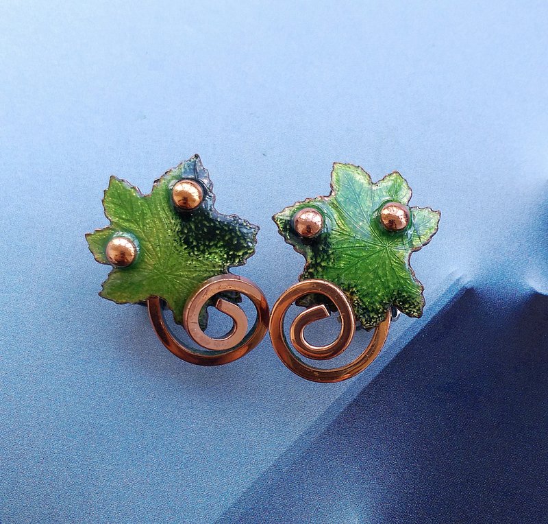 Vintage Jewelry 西洋古董飾品 MATISSE 綠捲葉 夾式耳環 - 耳環/耳夾/耳骨夾 - 其他材質 金色