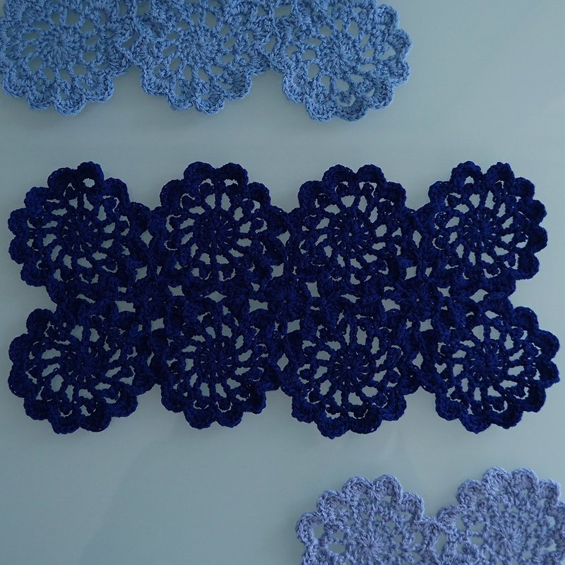 Handknitted beautiful color doily mat DPM3 - ランチョンマット - その他の素材 ブルー