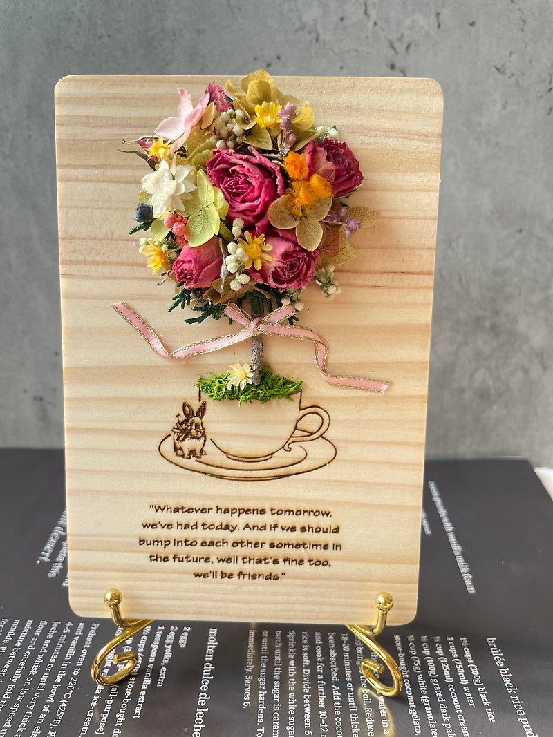 Wooden flower ball custom design, Lei carving design, girlfriend gift, confession gift, graduation gift - Dried Flowers & Bouquets - Wood Multicolor