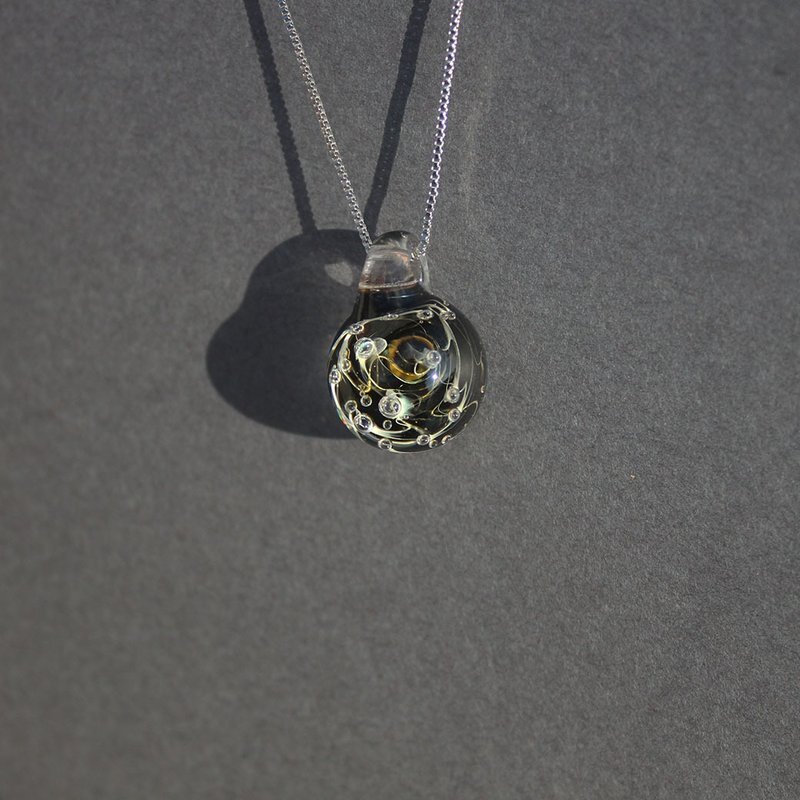 糾纏 花形宇宙星河玻璃項鍊 琉璃 交換禮物 生日禮物 飾品 - 項鍊 - 玻璃 多色