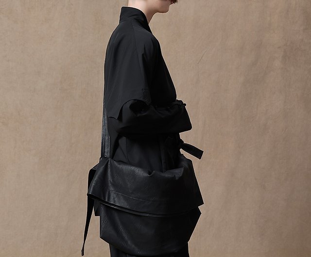 Original design super large capacity leather bag unisex shoulder bag - Shop  vapourblue Messenger Bags & Sling Bags - Pinkoi