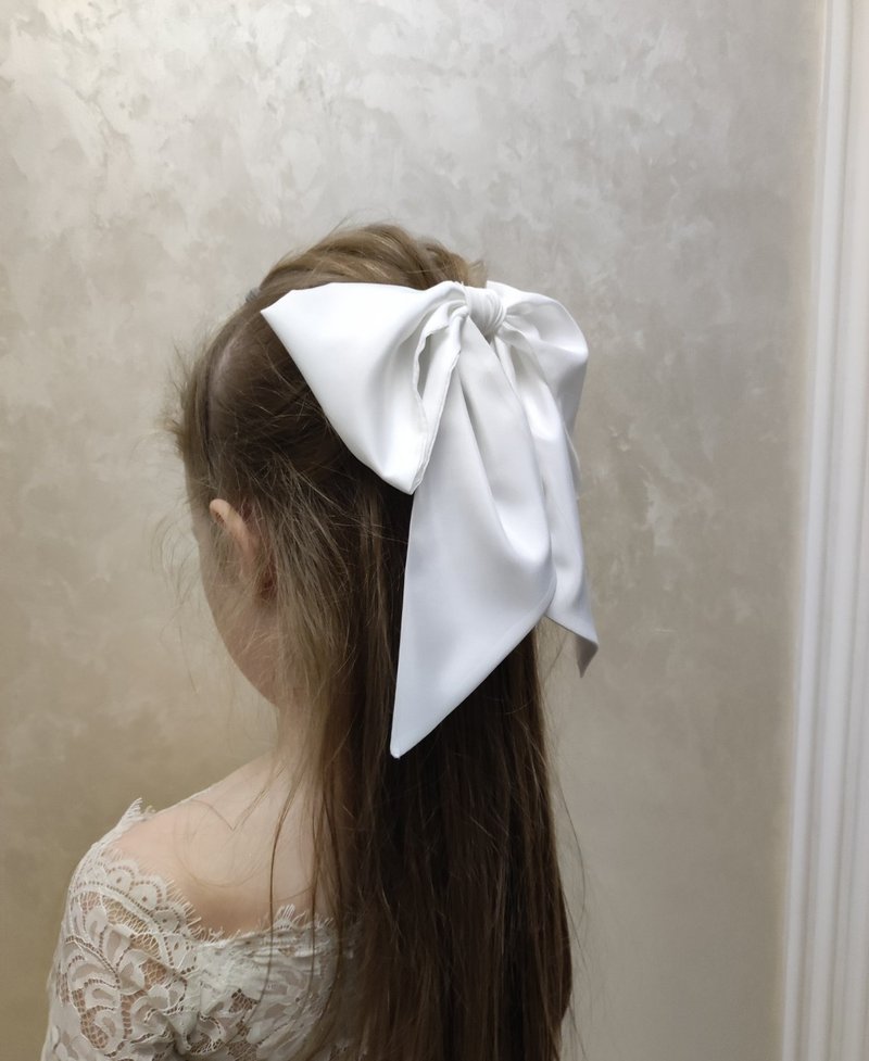 Bow clip, hair accessory. - 領帶/領帶夾 - 其他材質 多色
