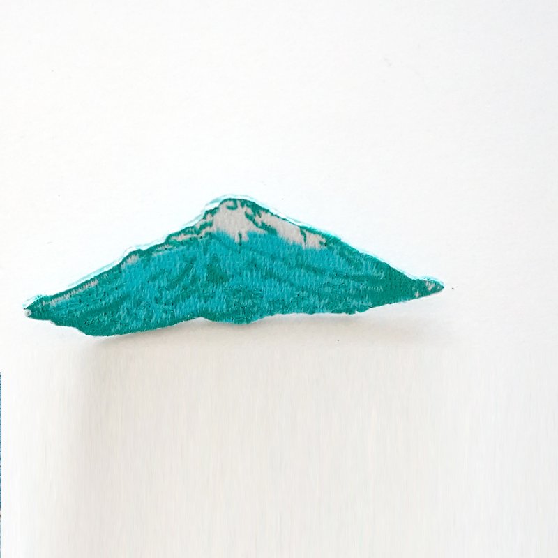 Blue green mountain ridge embroidery pin/applique - Brooches - Thread Green