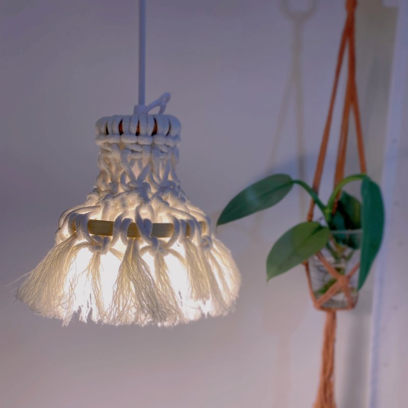 Macrame artistic conception tassel chandelier lampshade - โคมไฟ - ผ้าฝ้าย/ผ้าลินิน ขาว