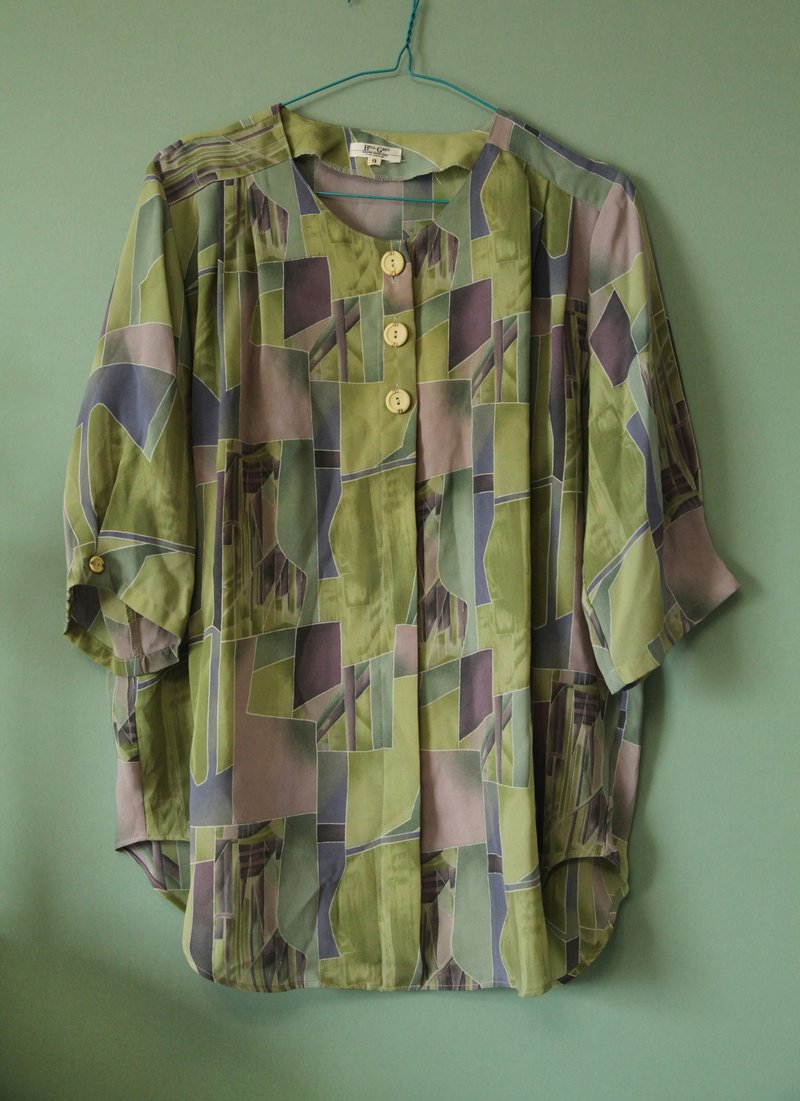 vintage pickle green geometric shirt 039 - เสื้อเชิ้ตผู้หญิง - เส้นใยสังเคราะห์ หลากหลายสี