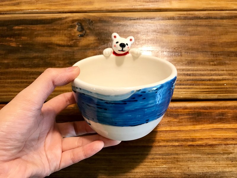 Hand-painted underglaze painted polar bear cup edge small bowl 250c.c - ถ้วยชาม - เครื่องลายคราม หลากหลายสี