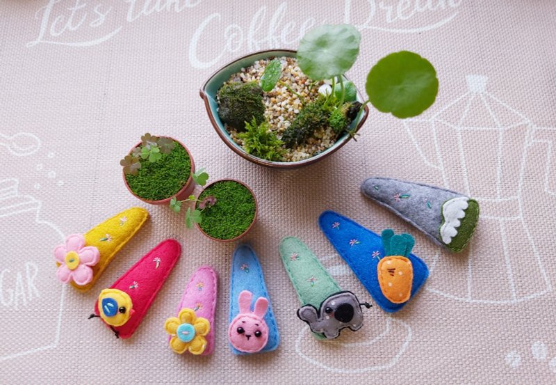手感刺繡不織布  三角BB夾 6公分髮夾 可愛小圖款 - 髮夾/髮圈 - 聚酯纖維 多色