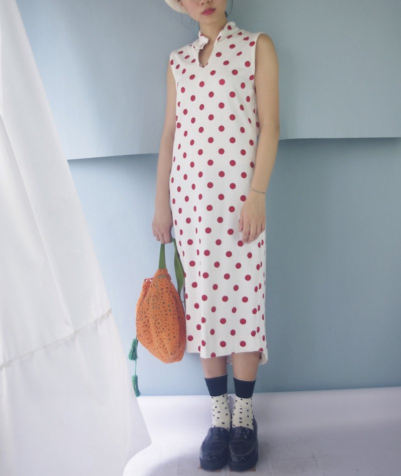 Design Handmade - Vintage Red Dot Knit POLO Sleeveless Dovetail Dress - ชุดเดรส - เส้นใยสังเคราะห์ ขาว
