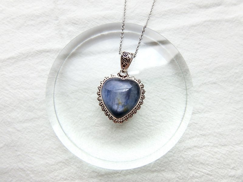 Kyanite 925 sterling silver elegant love necklace - สร้อยคอ - เครื่องเพชรพลอย สีเงิน