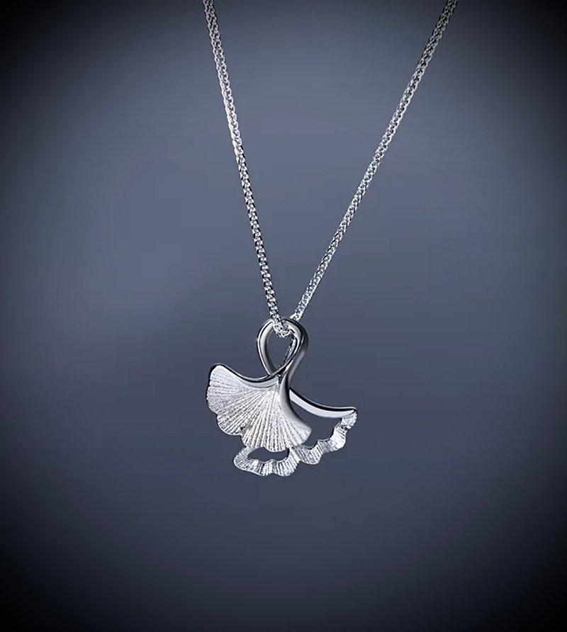 C&W s925 sterling silver forest style small fresh simple elegant ginkgo pendant fashion clavicle chain - สร้อยคอ - เงินแท้ สีเงิน