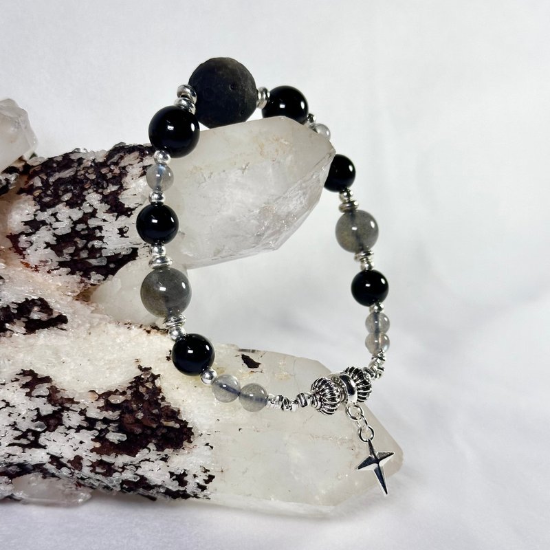 Silver Stone body gray moonlight moon/protect against villains and evil spirits/natural stone crystal bracelet - Bracelets - Crystal Black