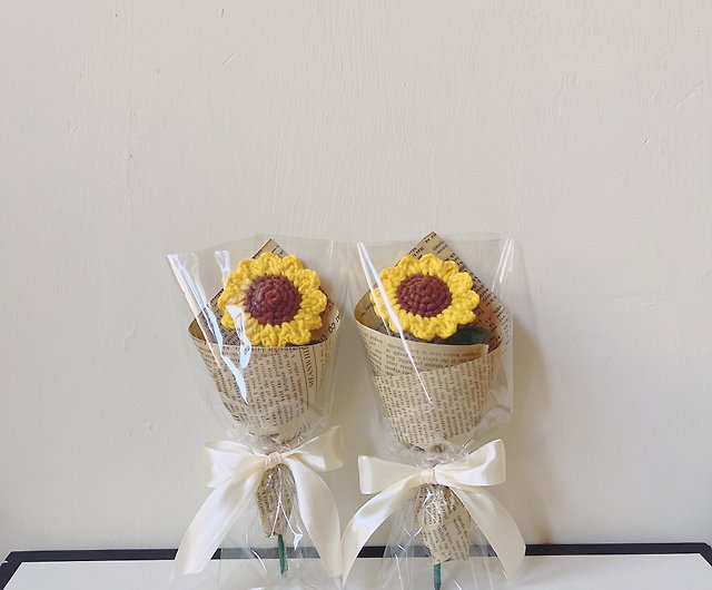 手編みの花のブーケ