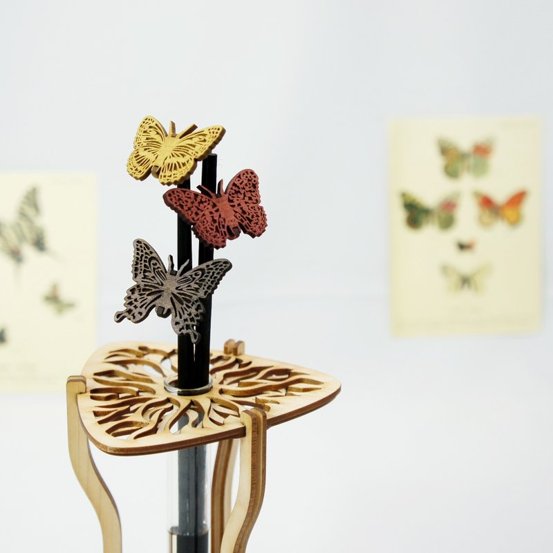 Fluttering Butterflies-【Who is to Collect Honey】Essence Bottle Seat - น้ำหอม - ไม้ หลากหลายสี