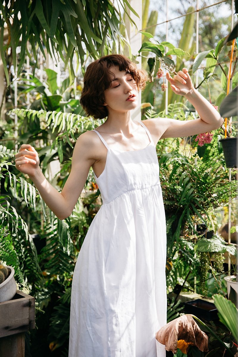 Camisole Linen Dress with Back Shell Button in White - 洋裝/連身裙 - 棉．麻 白色