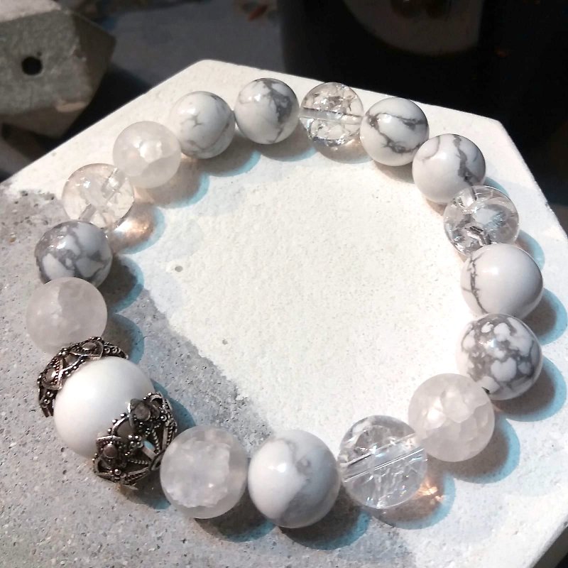 【Purity】Crystal Stone Bracelet / Howlite X Quartz X Tridacna Stone - Bracelets - Semi-Precious Stones White