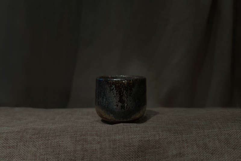 Wood-fired hand cup - ถ้วย - ดินเผา สีนำ้ตาล