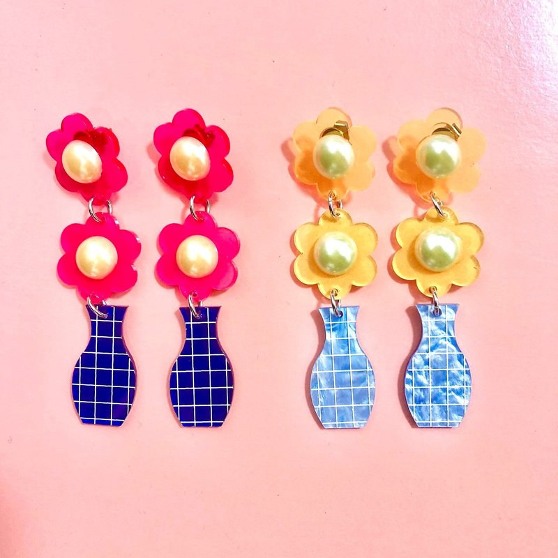 FLOWER  VASE / pierced earrings・clip-on earrings - Earrings & Clip-ons - Acrylic Multicolor