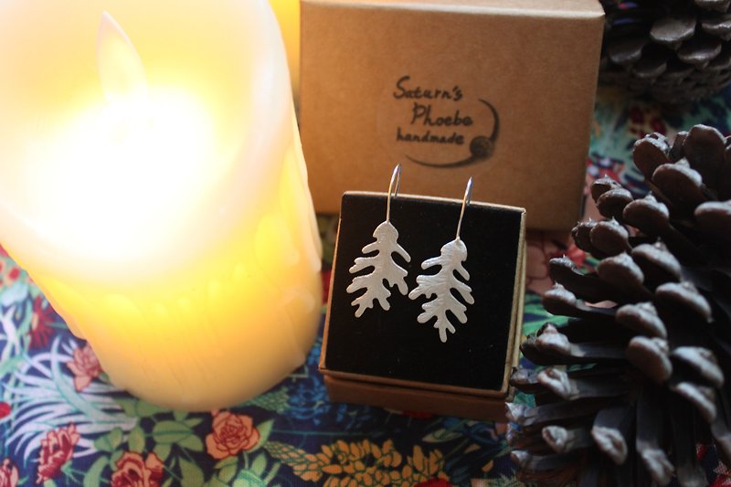 Exchange gifts [leaf series-white oak] pure white fungus hook designer hand-made goods - ต่างหู - เงินแท้ สีเงิน