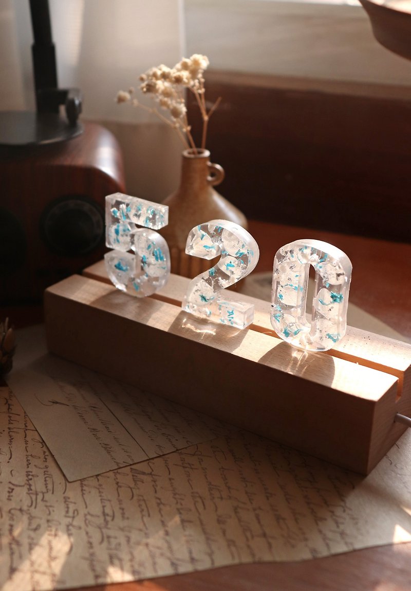 | Customized gifts | - crystal - LED dry flower letter night light (three-stage dimming) - Lighting - Plants & Flowers Blue