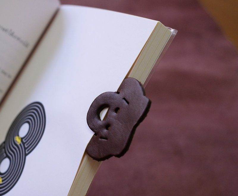 Leather Bookmark / Cute Animal Bookmark / Gift for Book Lovers - Lion Dark brown - 書籤 - 真皮 咖啡色