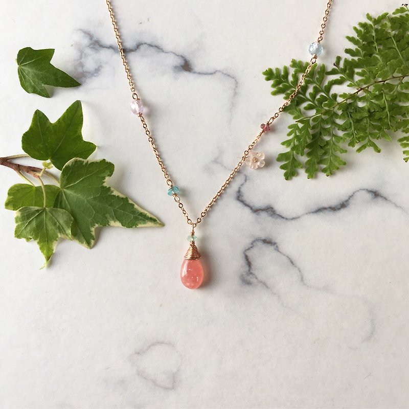 Handmade jewelry, hibiscus, red stone - Necklaces - Semi-Precious Stones Pink