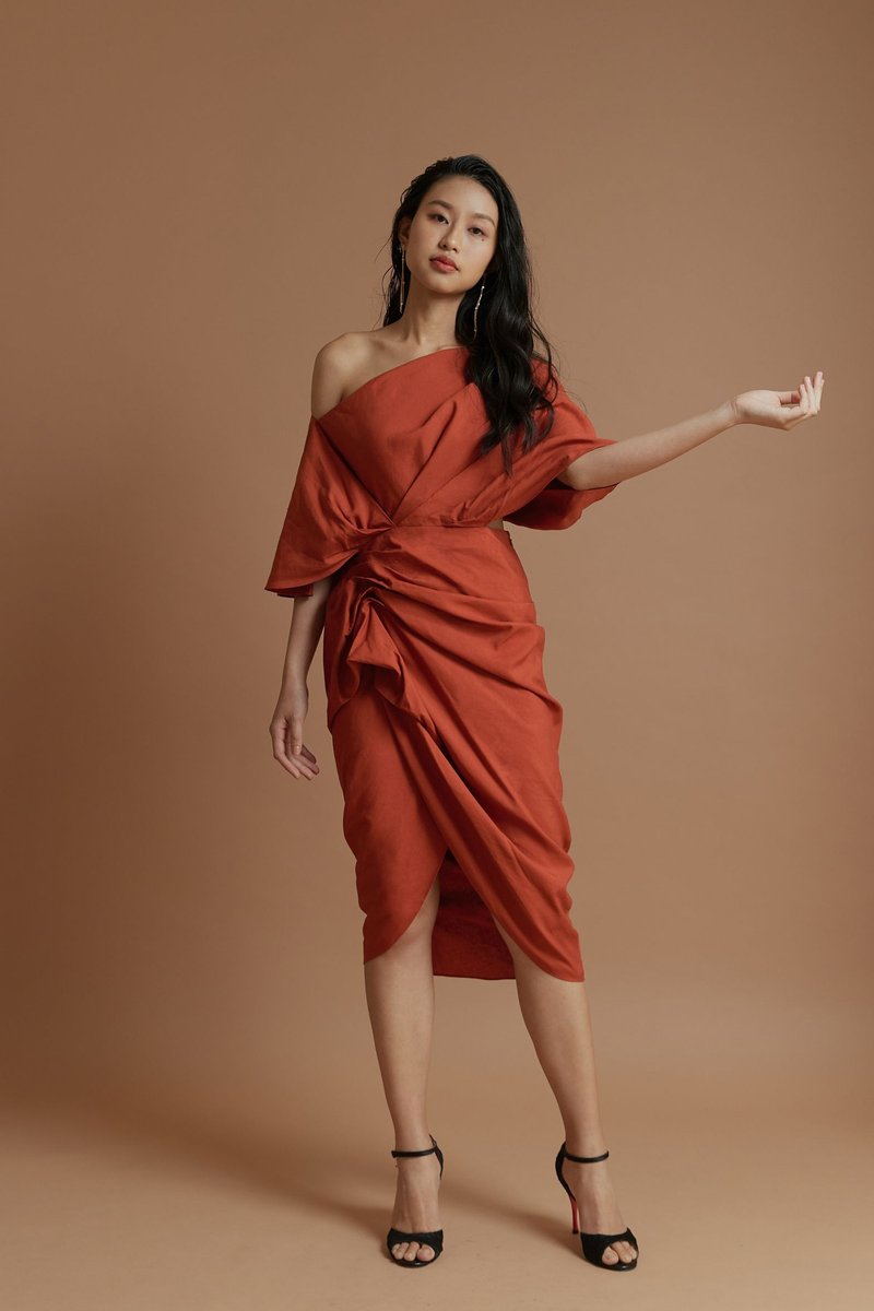 Custom Series - Gathered Draped Neckline Dress (Red) - ชุดราตรี - ผ้าฝ้าย/ผ้าลินิน 
