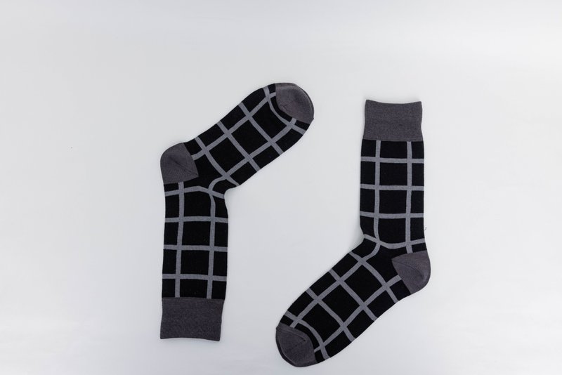 Windowpane square window pattern gentleman socks black and gray - ถุงเท้า - ผ้าฝ้าย/ผ้าลินิน สีดำ