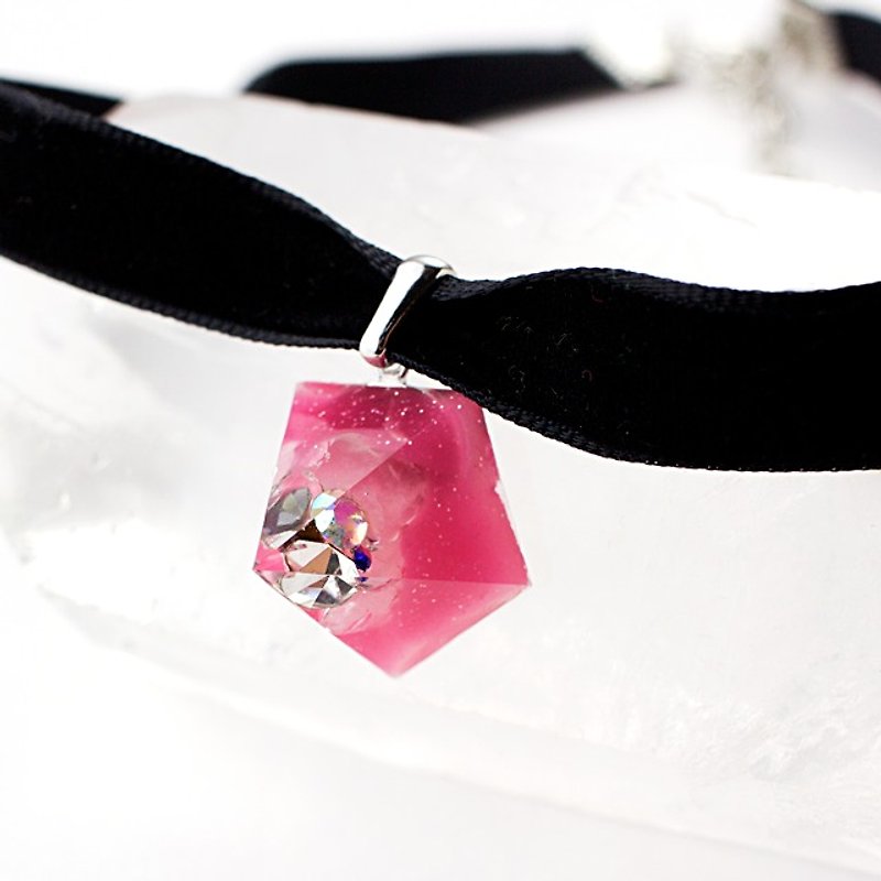 Pentagon choker (rack Rose) - Necklaces - Other Materials Pink